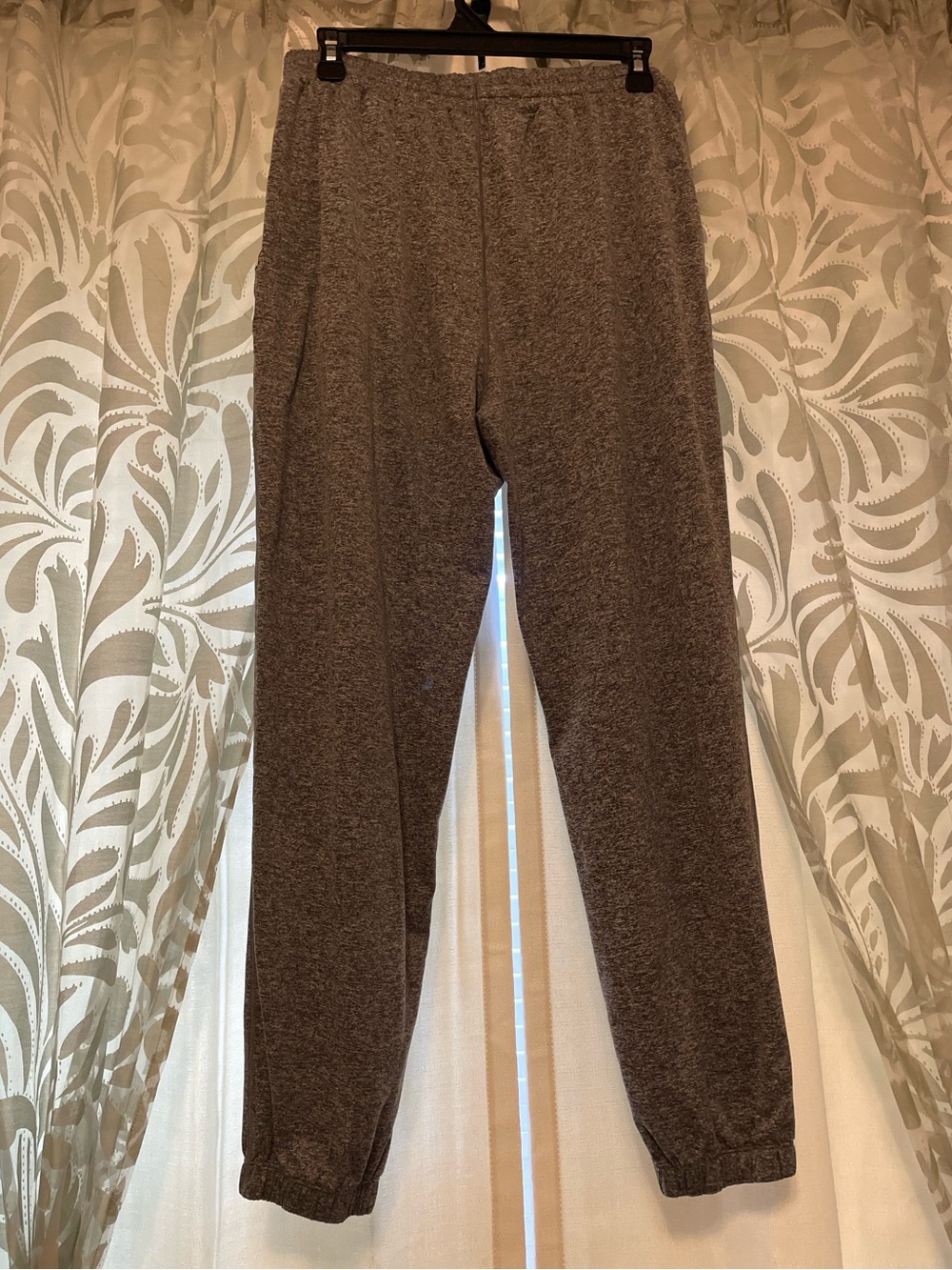 Vuori Heather Gray Women's Jogger Pants - Picture 3 of 5